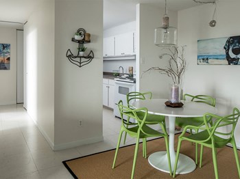 700 St Joseph Studio-3 Beds Apartment for Rent - Photo Gallery 3