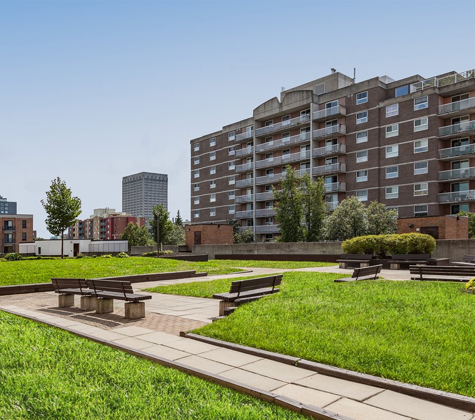 Riverton Park Apartments in Ottawa, ON