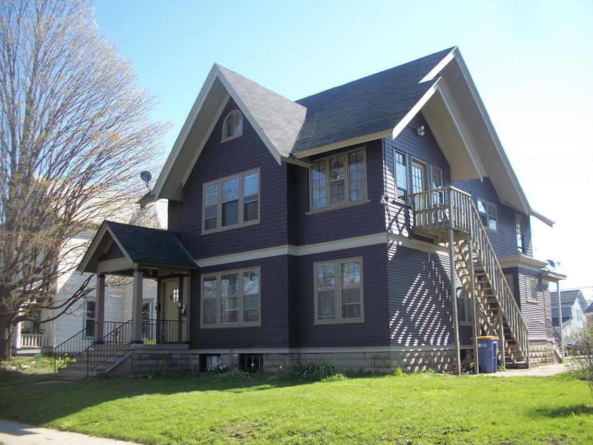 606 Fairview Avenue Northeast 3 Beds Apartment for Rent - Photo Gallery 1