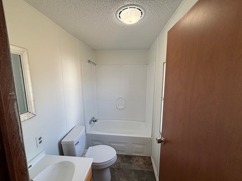 18039 Underwood Dr (19) 3 Beds Apartment for Rent