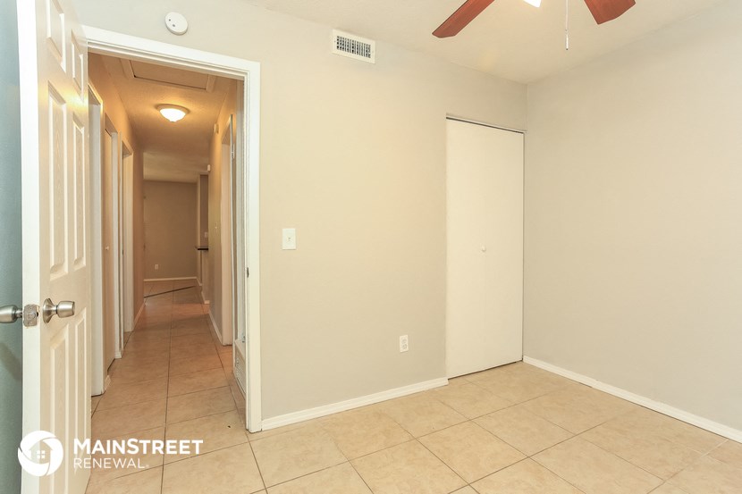 the living room and hallway to the bedrooms