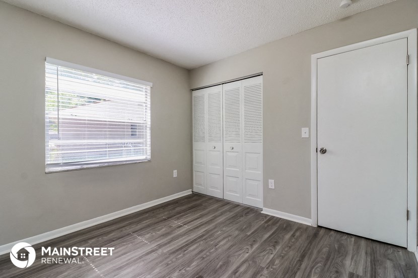 the spacious living room of our studio apartment at university heights apartments