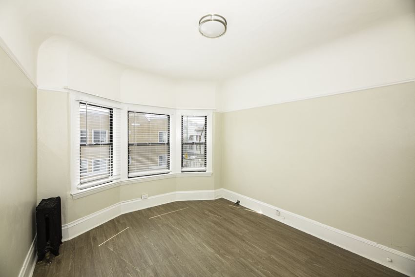 1600-1612 3rd Avenue, 322 Foothill Boulevard Studio-2 Beds Apartment for Rent - Photo Gallery 1