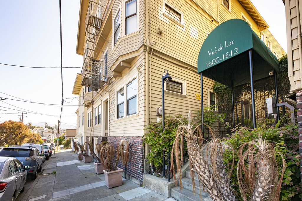 the building in which the apartment is located