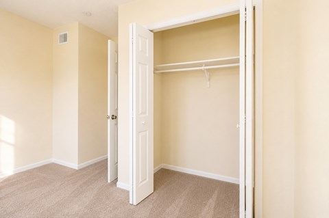 121 N Jefferson Ave 1-3 Beds Apartment for Rent