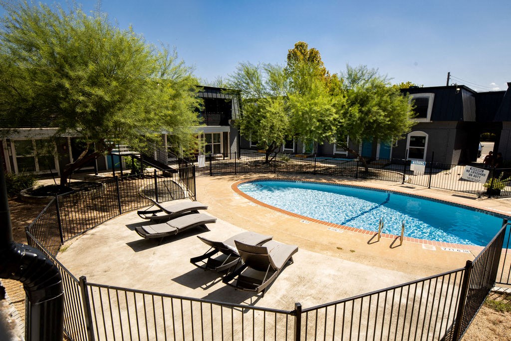Mueller Square Apartment Homes, 5005 Manor Road, Austin