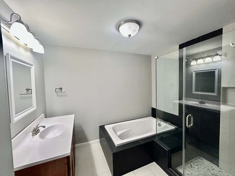 15 West Golden Strip Drive 4 Beds Apartment for Rent