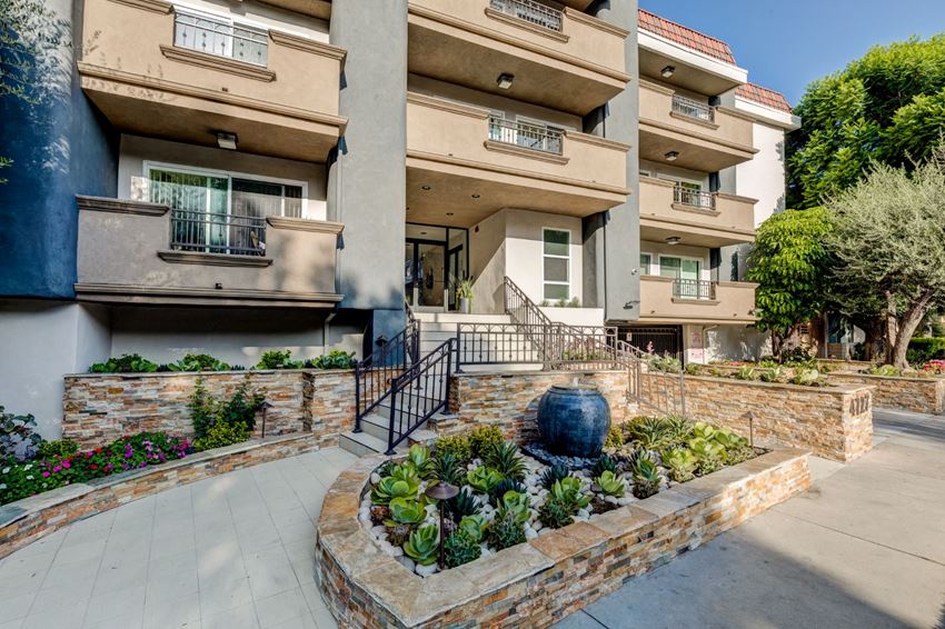 Villa Bonita Apartments is a similar property to VEDA located in Sherman Oaks