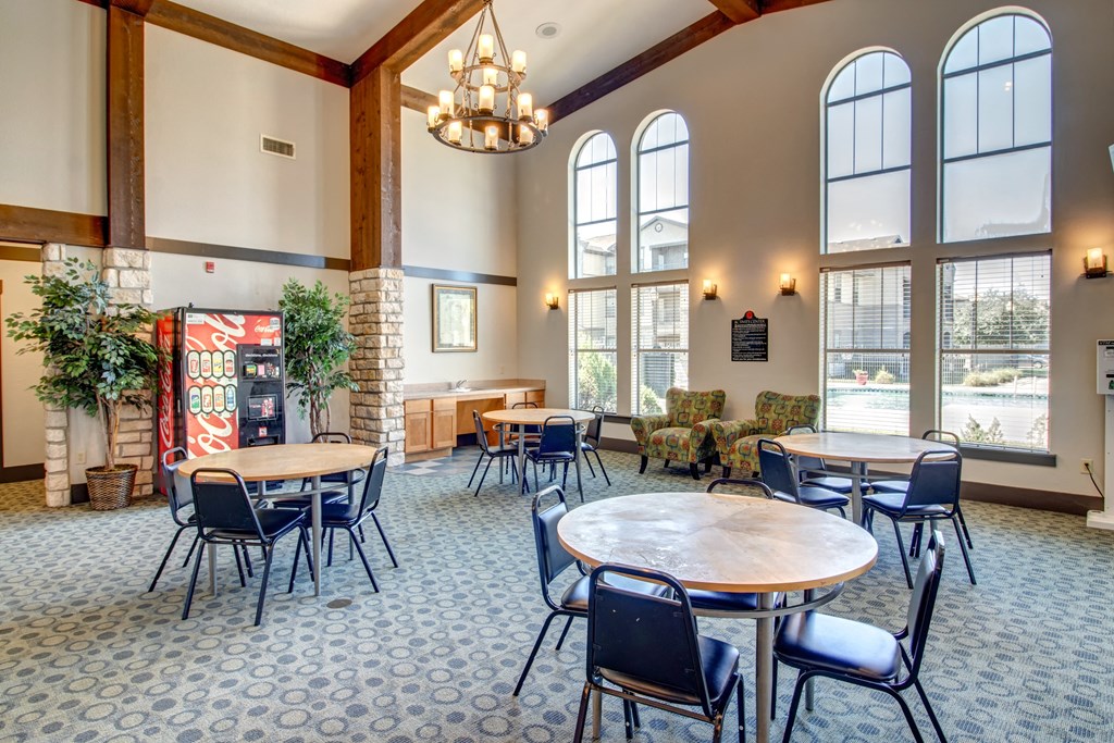 Rosemont at Mayfield Villas Apartments Lounge with Seating and Vending Machines