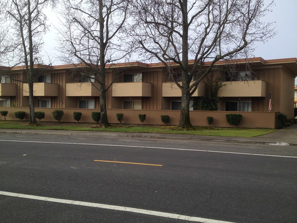 the building where the motel is located