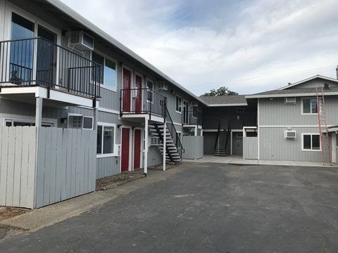 the building where the motel is located