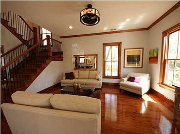 410 KING STREET 3 Beds House for Rent - Photo Gallery 4