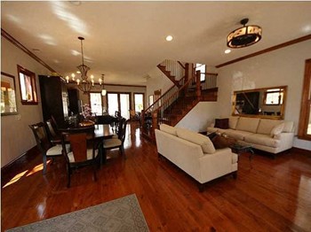 410 KING STREET 3 Beds House for Rent - Photo Gallery 3