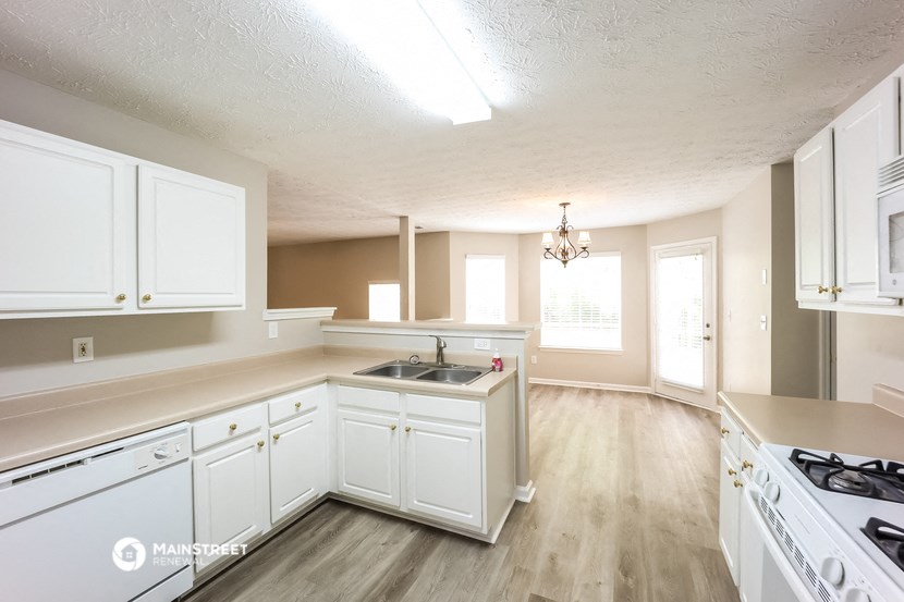 the preserve at ballantyne commons apartment kitchen and dining area