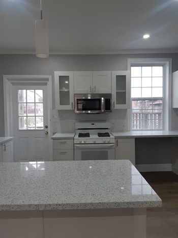 200 Sanford Avenue South 3 Beds Apartment for Rent - Photo Gallery 2