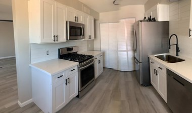 2942 North 34Th Place Studio-2 Beds Apartment for Rent