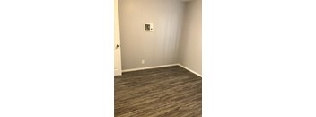 2 Bedrooms, 1 Bathroom