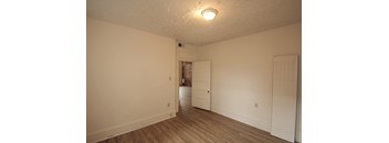 2 Bedrooms, 1 Bathroom