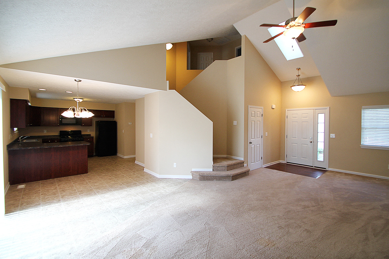3 bedroom vaulted living area