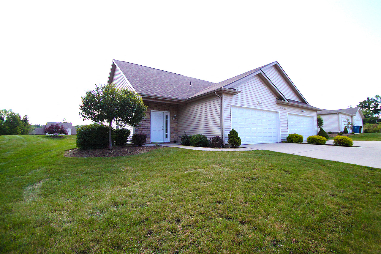 2477 Waterford Pointe front view