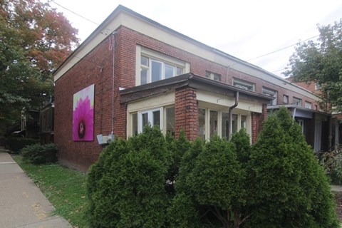 425 Biddle Avenue 2 Beds Apartment for Rent