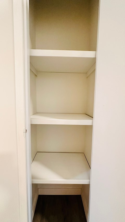 315 4 Avenue NE 1-2 Beds Apartment for Rent - Photo Gallery 5