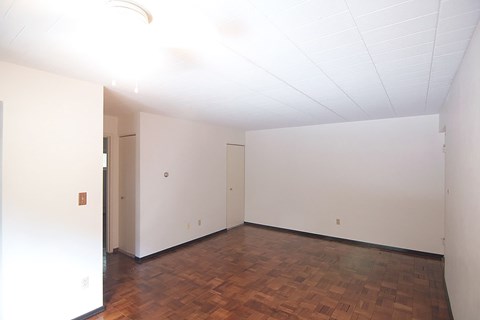 1230 East End Avenue Studio-2 Beds Apartment for Rent - Photo Gallery 4