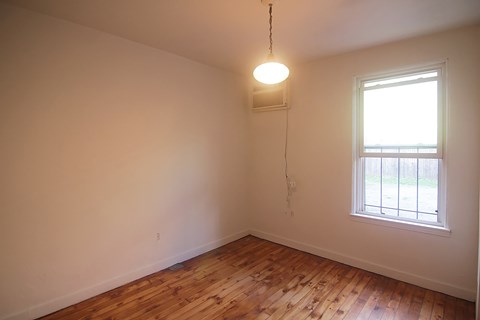 201 Center Street 1 Bed Apartment for Rent - Photo Gallery 6