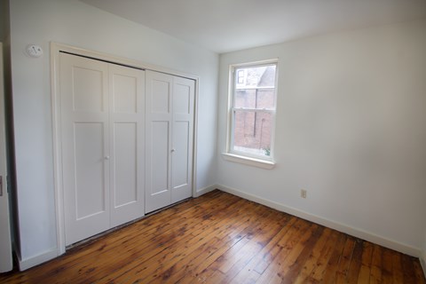 201 Center Street 1 Bed Apartment for Rent - Photo Gallery 4
