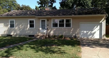 915 West Poplar Street 3 Beds Apartment for Rent