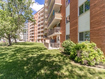 21 Clayton Drive Studio-3 Beds Apartment for Rent - Photo Gallery 3