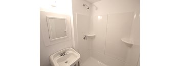 Studio, 1 Bathroom