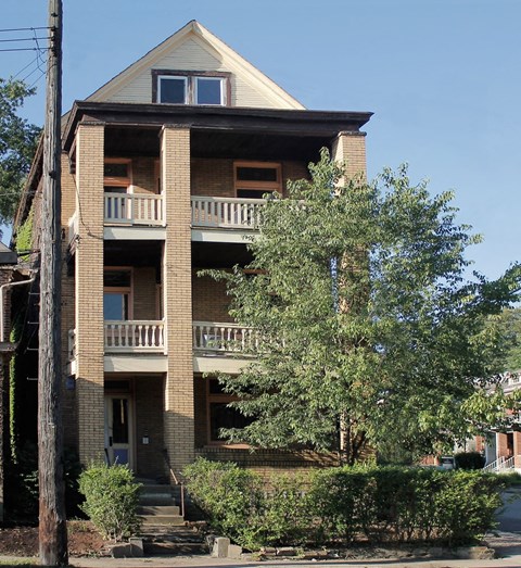 200 Kelly Avenue 2 Beds Apartment for Rent