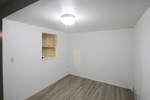 600 Kelly Avenue Studio-2 Beds Apartment for Rent - Photo Gallery 2