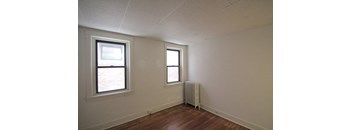 2 Bedrooms, 1 Bathroom
