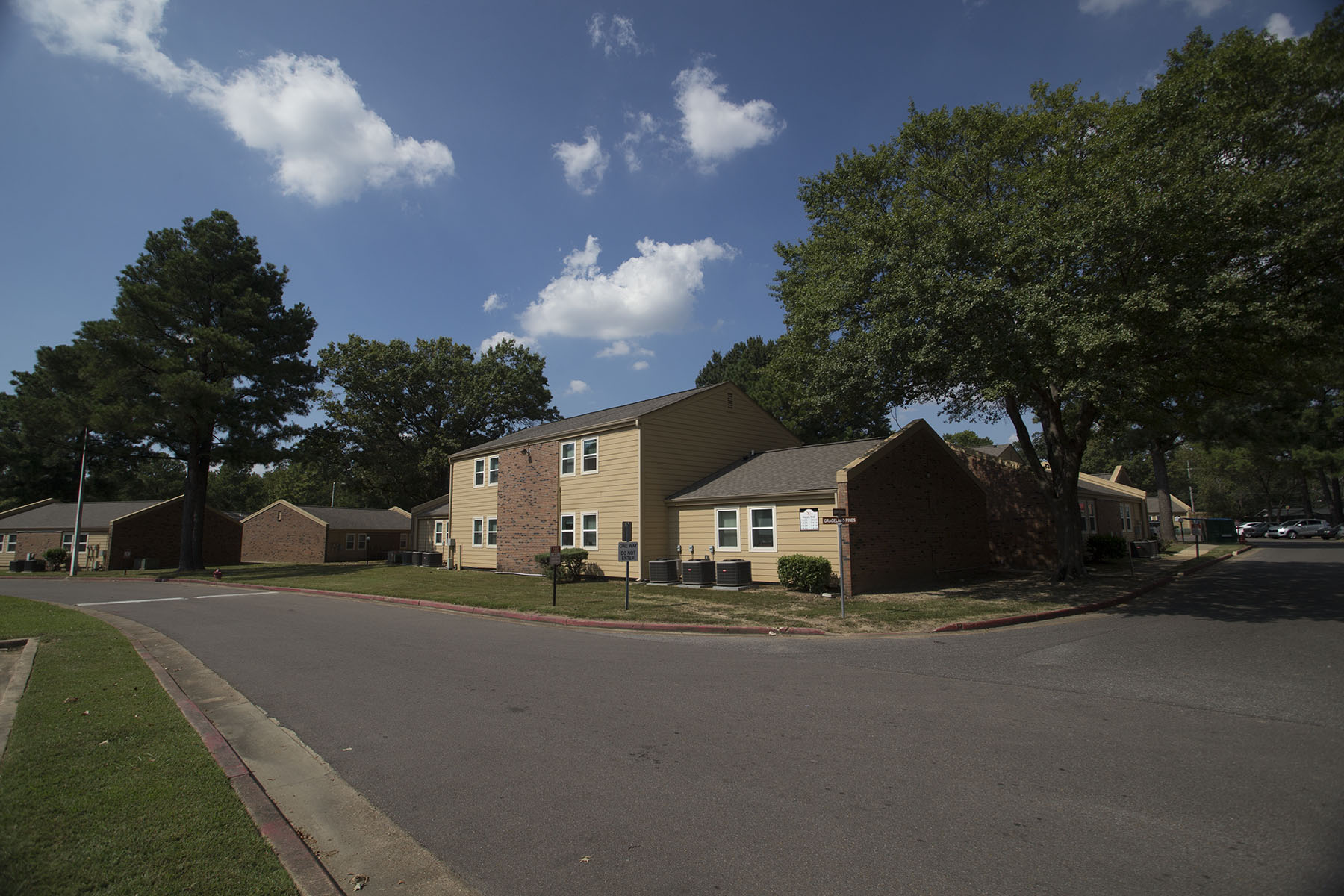 Wesley Graceland Gardens Apartments, 1430 Graceland Pines, Memphis, TN