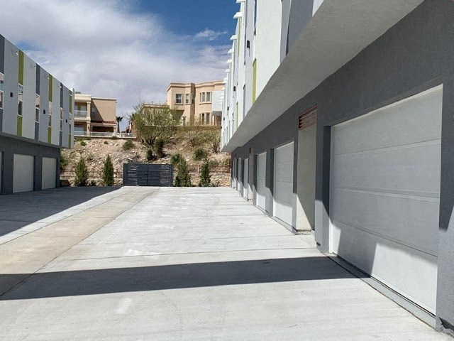 an empty alleyway between two buildings