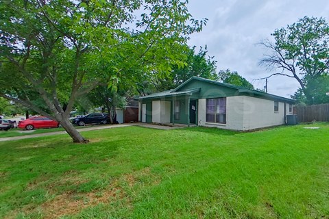 923 Kimbrough St 3 Beds Apartment for Rent