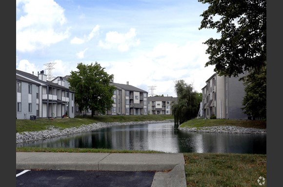 Lakeside Crossing At Eagle Creek Apartments 3833 Wind Drift Dr Indianapolis In Rentcafe
