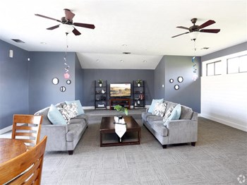 6401 Woods Edge N Dr, 1-3 Beds Apartment, Townhouse for Rent - Photo Gallery 6