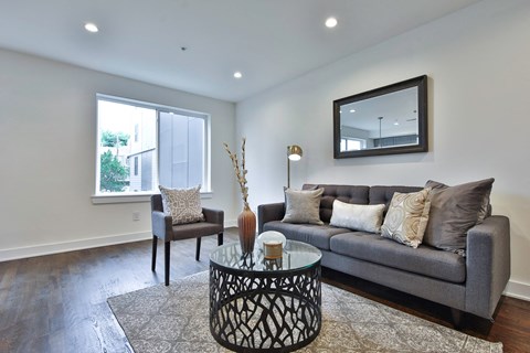 2603 Emerald Street 2-3 Beds Apartment for Rent - Photo Gallery 17