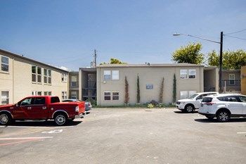 6707 Berkman Drive Studio-1 Bed Apartment for Rent - Photo Gallery 3