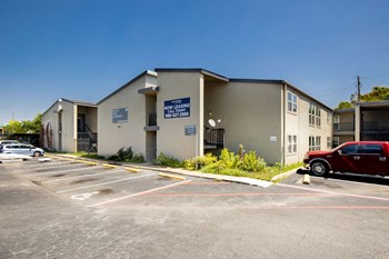 6707 Berkman Drive Studio-1 Bed Apartment for Rent - Photo Gallery 5