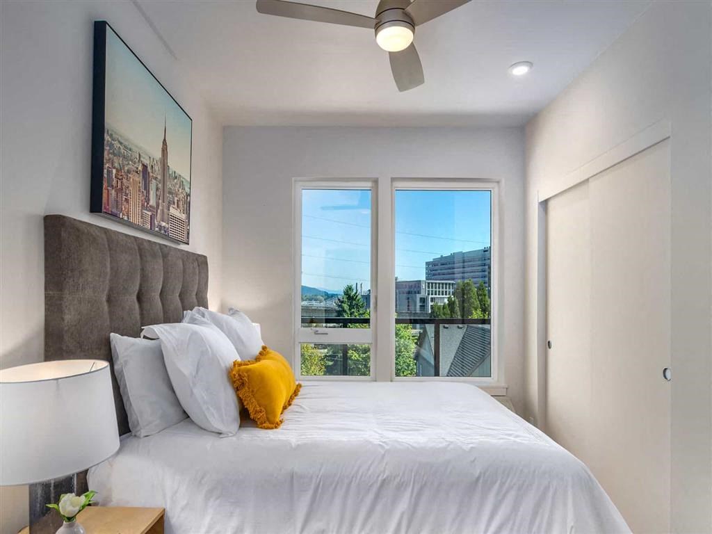 Large windows with in unit air conditioning at Acqua Apartments.