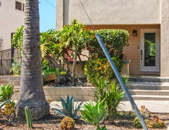 969 Manzanita Street 2 Beds Apartment for Rent