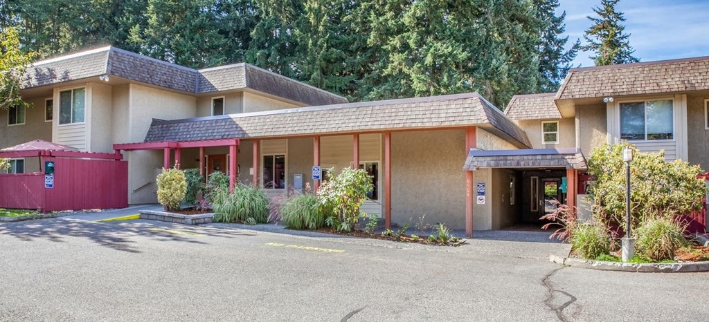 the building where the motel is located