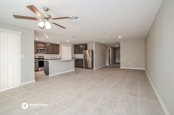 1673 Hideaway Flat St 5 Beds House for Rent - Photo Gallery 4