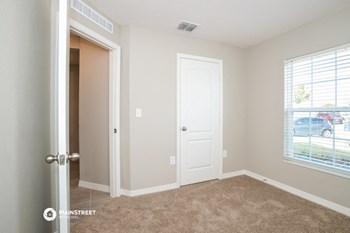 1705 Gopher Tree St 5 Beds House for Rent - Photo Gallery 9