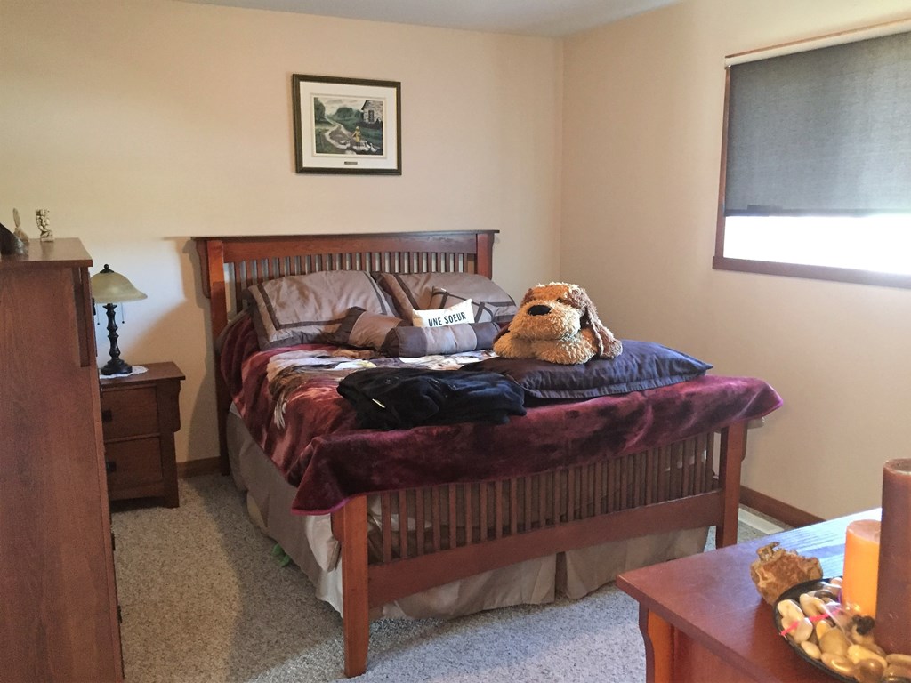 Unit A 201 26 Street 3 Beds House for Rent - Photo Gallery 6