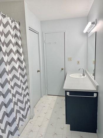 1964 Portage Road 3 Beds Apartment for Rent - Photo Gallery 6